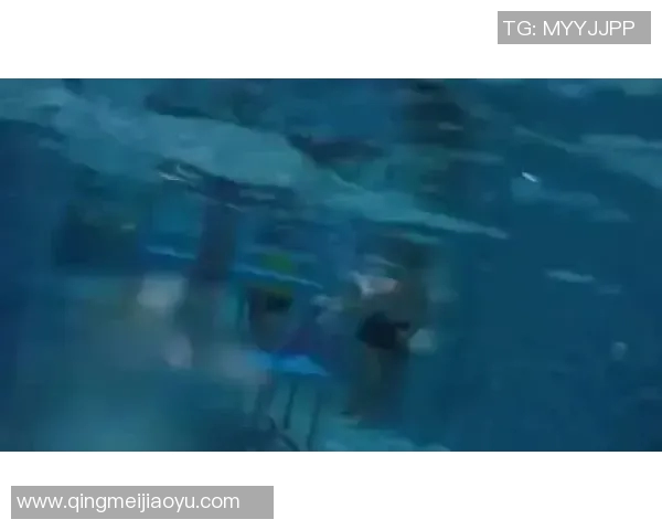 时尚与功能兼备的潜水泳装设计，带你探索海底世界的极致体验