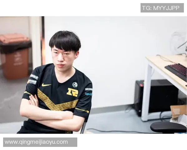 赛后复盘分析FPX与V5对决中的战术意识与团队配合探讨 赛后复盘分析FPX与V5对决中的战术意识与团队配合探讨